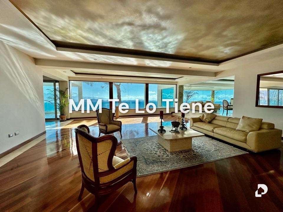 Casa en Alto Hatillo, Caracas – 26