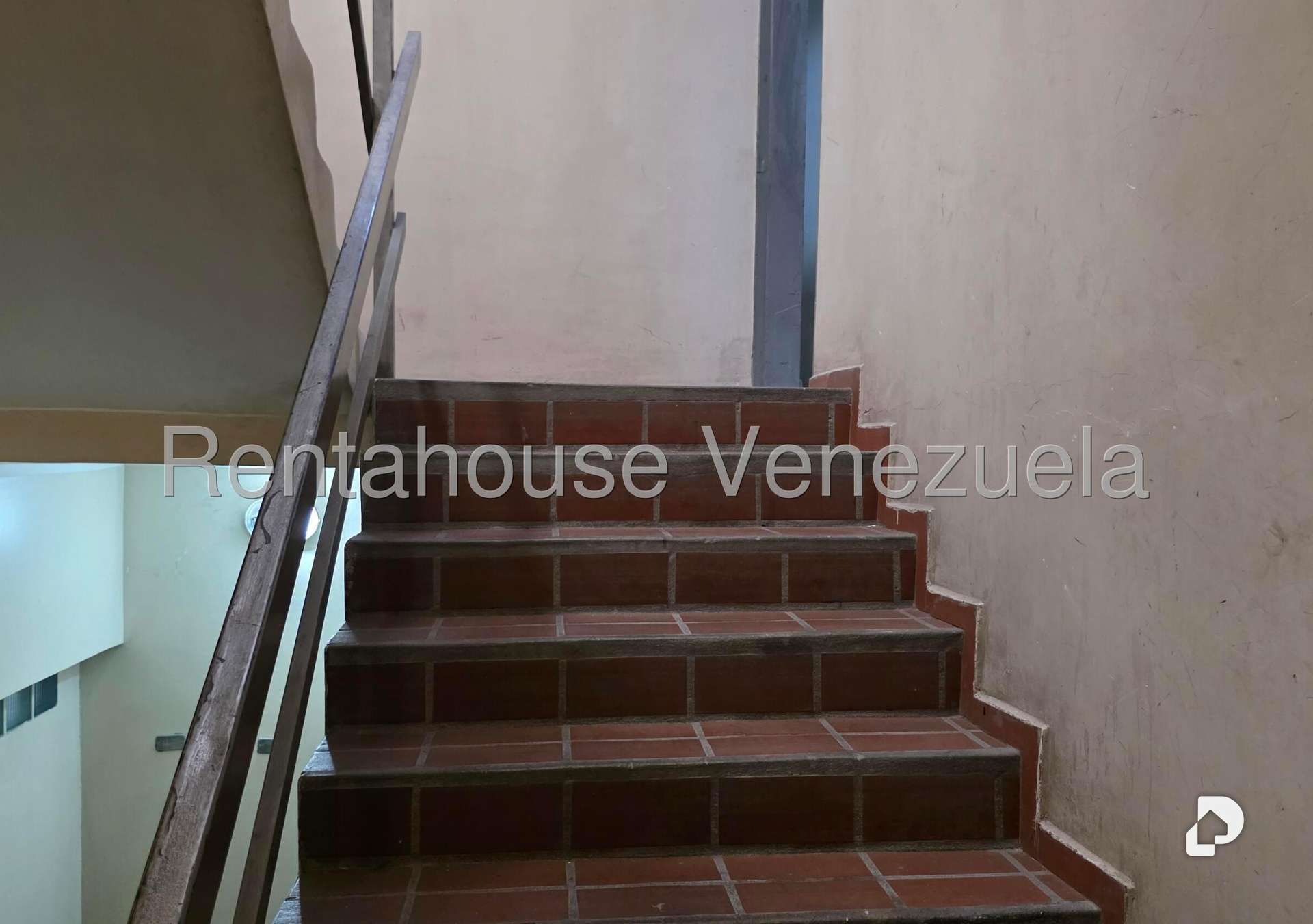 Edificio en La Trinidad, Caracas – 10