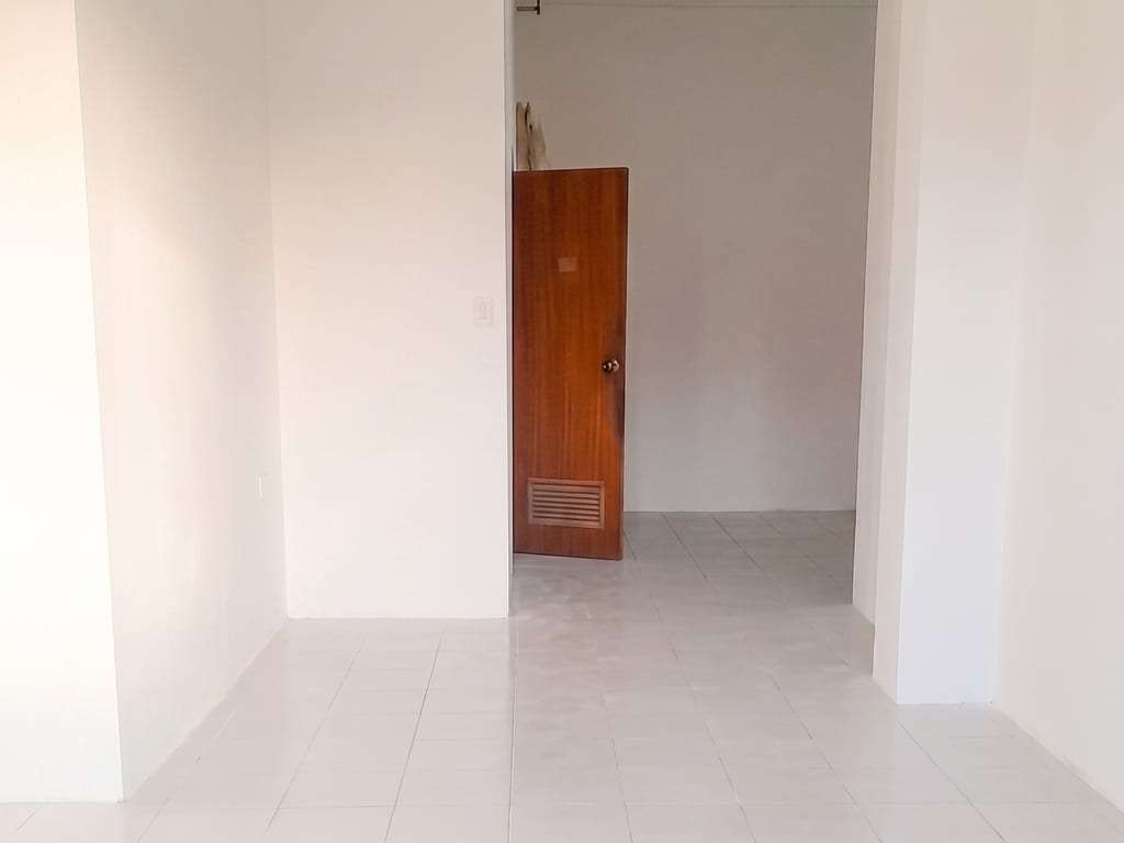 Local comercial en Urbanización Colinas de Los Chaguaramos, Caracas - 1