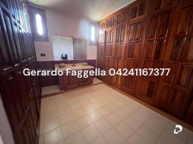 House in Cumbres de Curumo, Caracas – 12