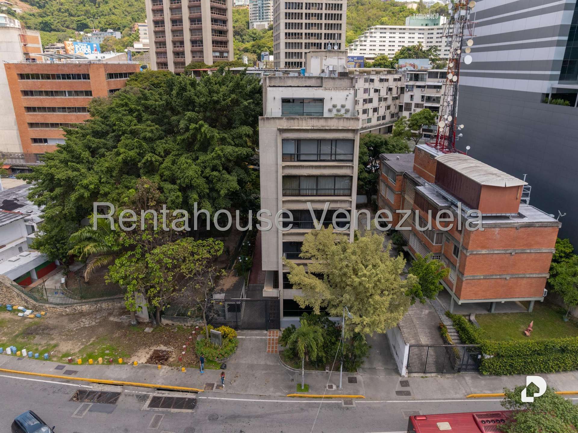 Edificio en Las Mercedes, Caracas – 1