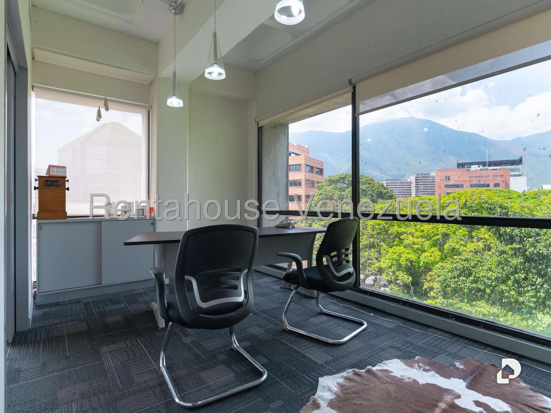 Edificio en Las Mercedes, Caracas – 19