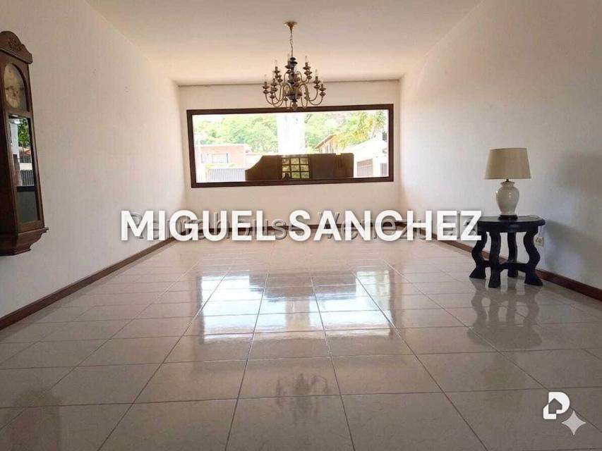 Casa en La Boyera, Caracas – 8