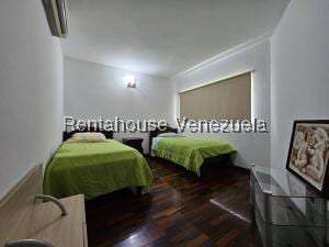 House in Prados del Este, Caracas - 1