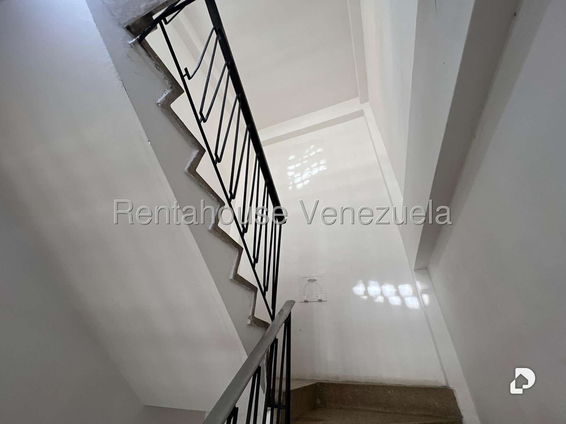 Edificio en Boleíta Sur, Caracas – 15