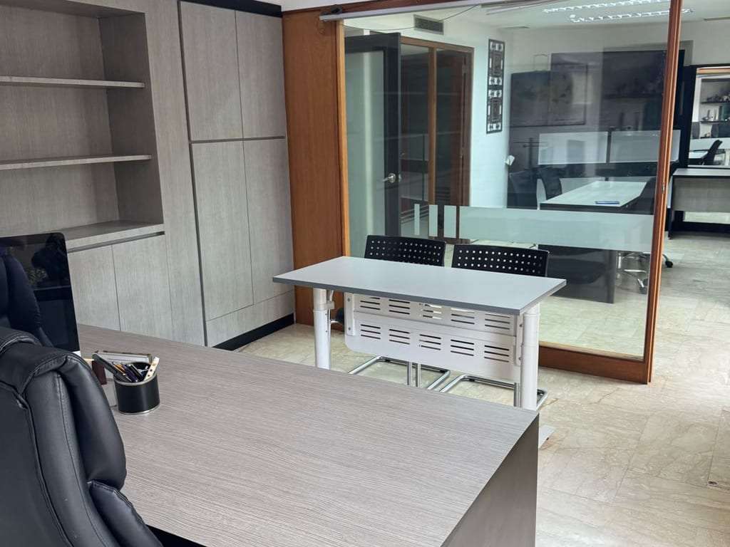 Oficina en Las Mercedes, Caracas - 1