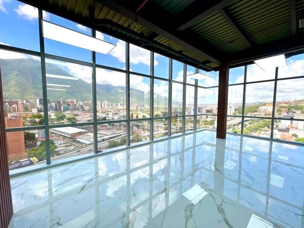 Oficina en Las Mercedes, Caracas - 1