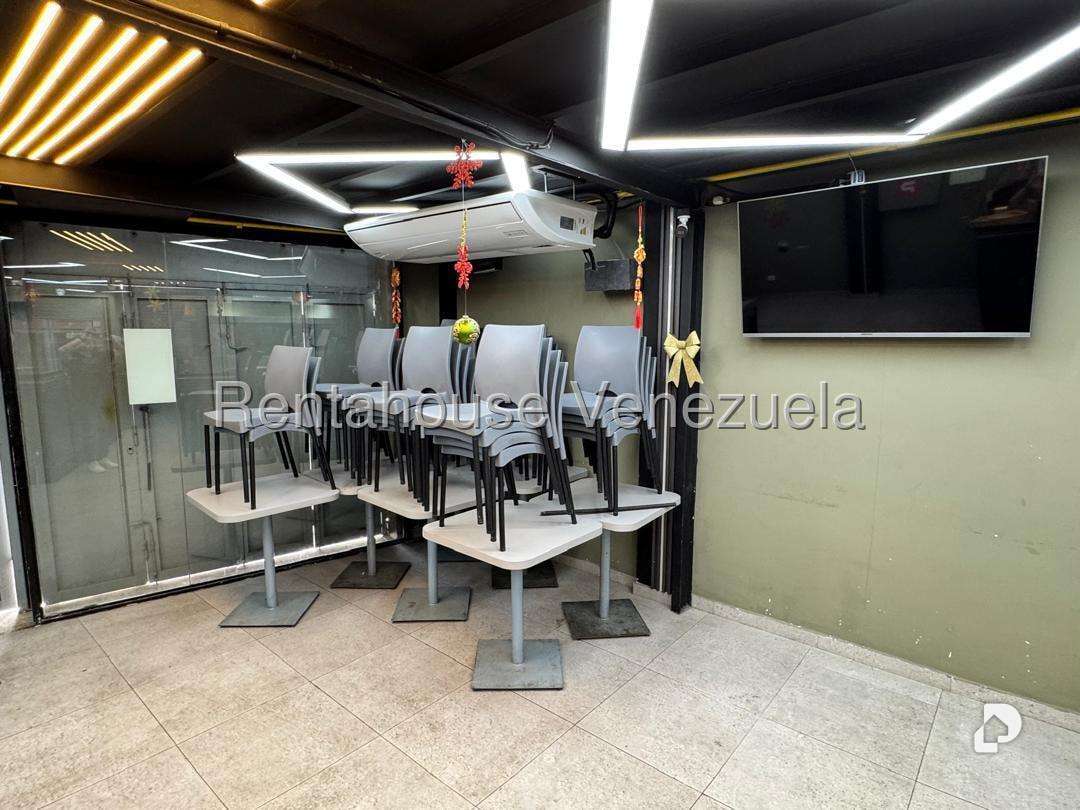 Local comercial en La Florida, Caracas – 9