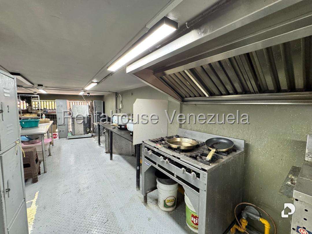 Local comercial en La Florida, Caracas – 13