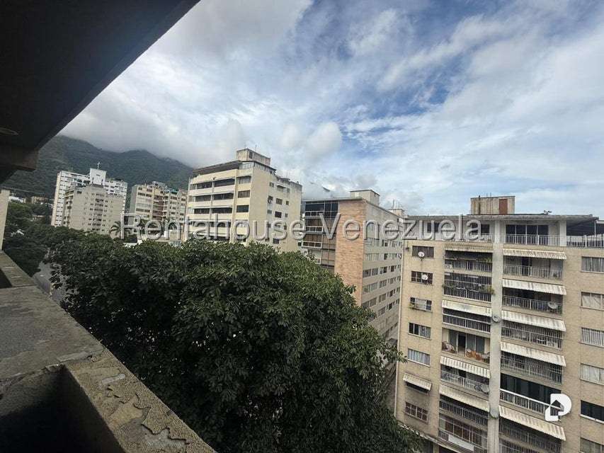 Apartamento en Los Palos Grandes, Caracas – 2