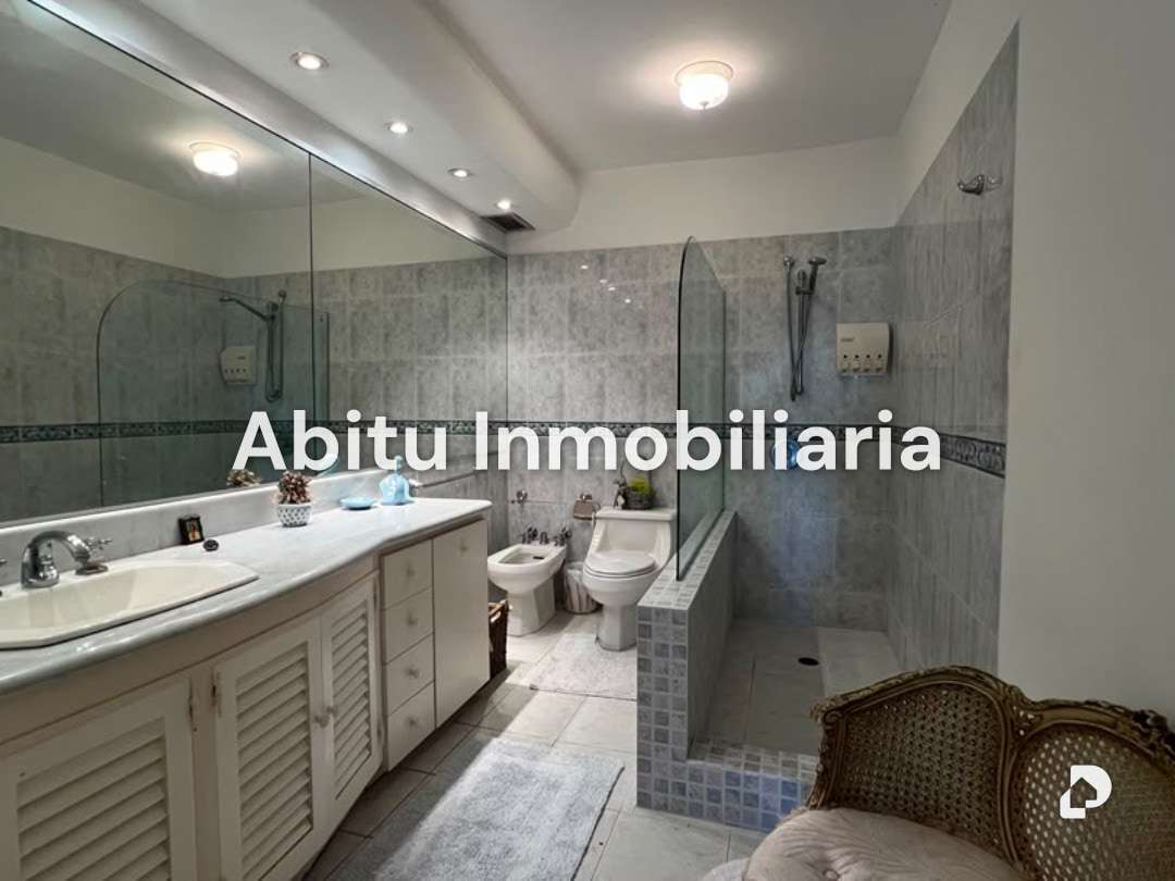 Casa en La Tahona, Caracas – 13
