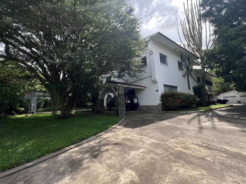 Casa en Country Club, Caracas - 1