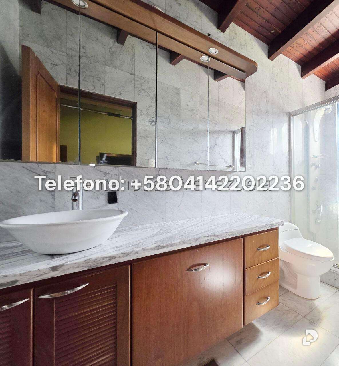 Casa en Lomas de La Lagunita, Caracas – 21