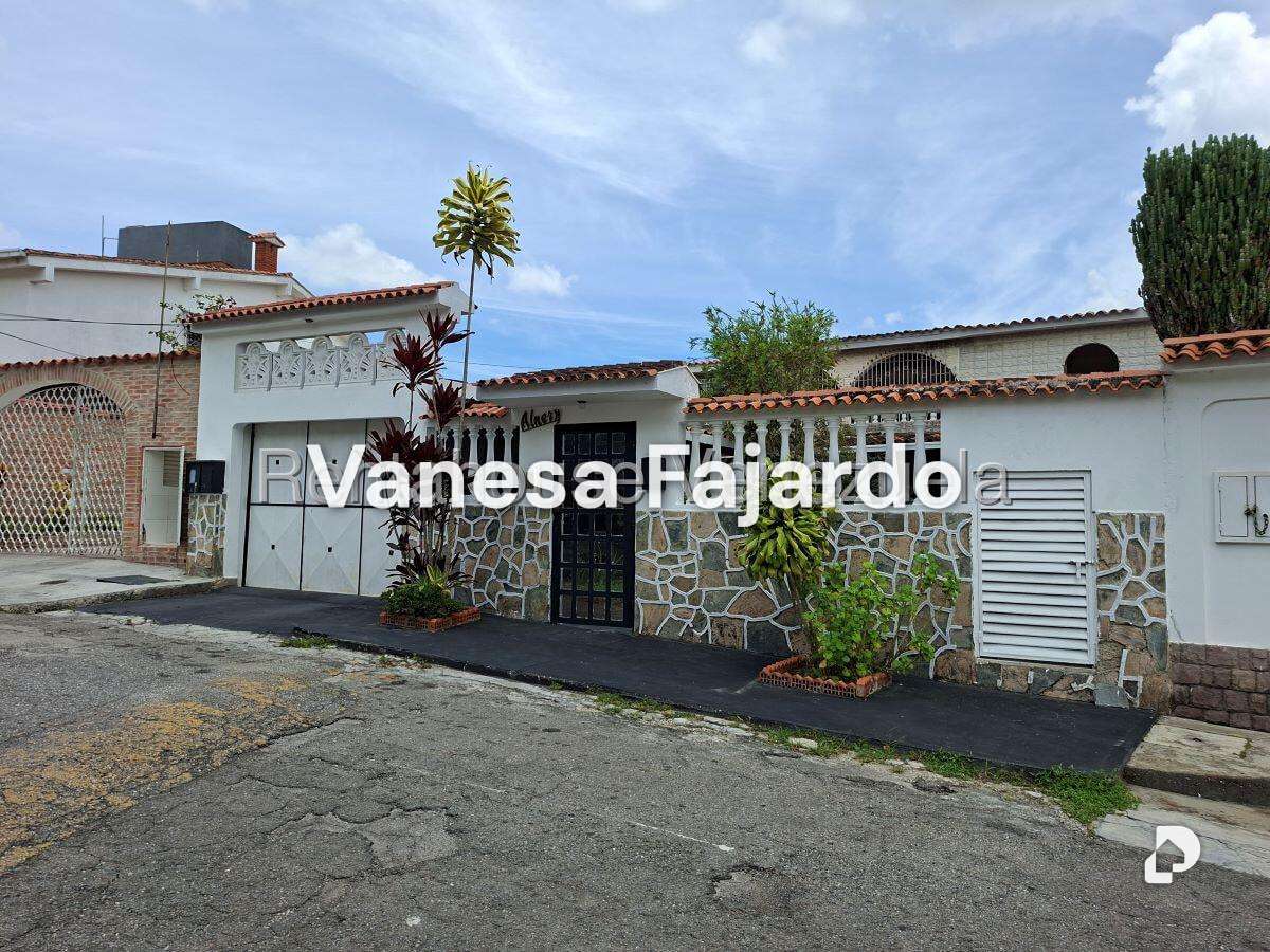Casa en La Rosaleda, San Antonio de Los Altos – 1