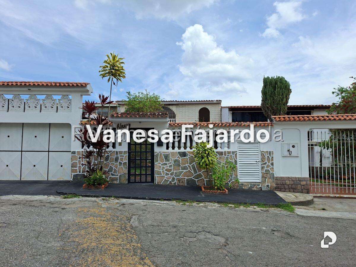Casa en La Rosaleda, San Antonio de Los Altos – 2
