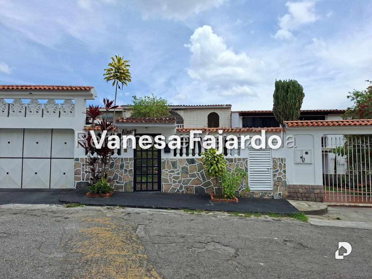 Casa en La Rosaleda, San Antonio de Los Altos – 2