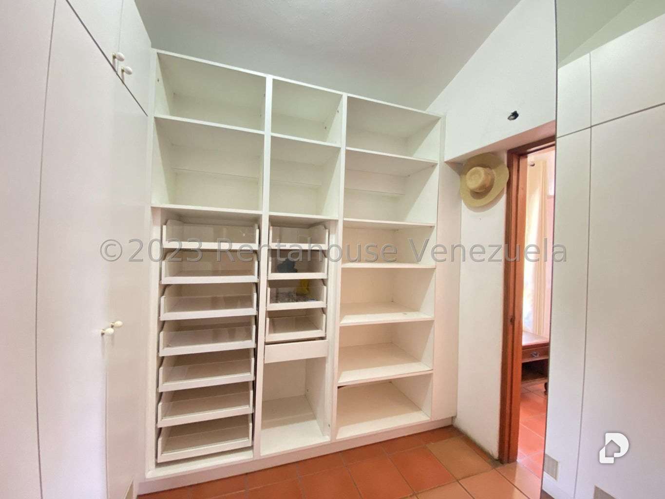 Casa en Prados Del Este, Caracas – 27