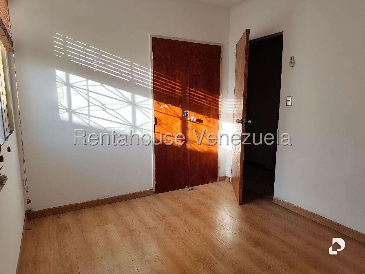 Casa en La California Sur, Caracas – 12