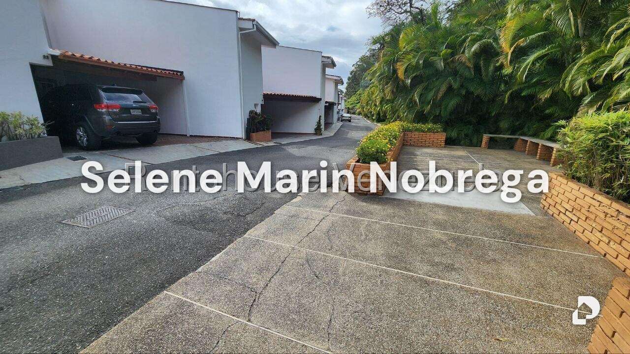 Casa en Los Naranjos (del Cafetal), Caracas – 27