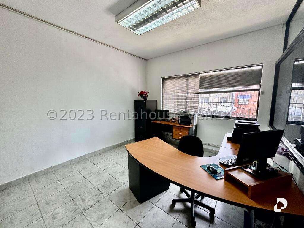 Building in Boleíta Sur, Caracas – 9