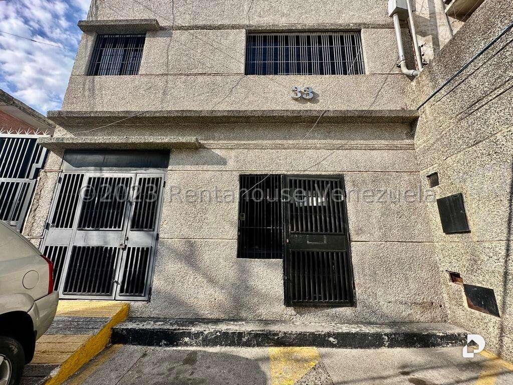 Building in Boleíta Sur, Caracas – 25