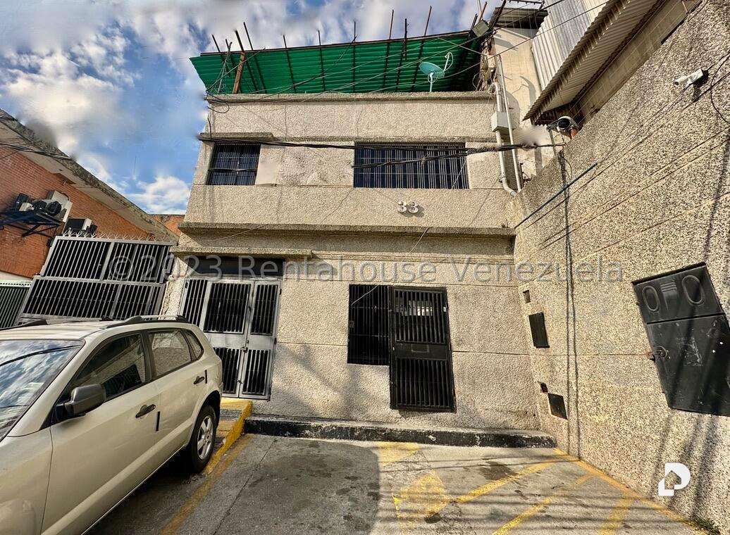 Building in Boleíta Sur, Caracas – 2
