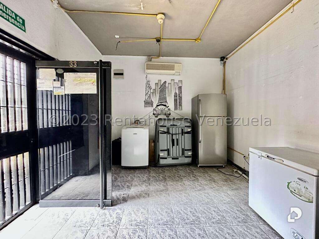 Building in Boleíta Sur, Caracas – 3