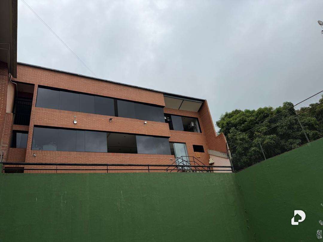 Casa en Cerro Verde, Caracas – 19