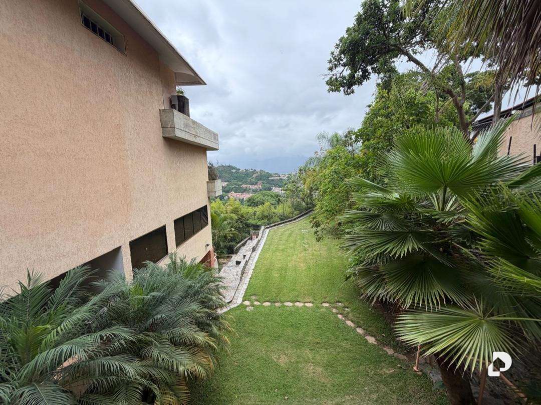Casa en Cerro Verde, Caracas – 13