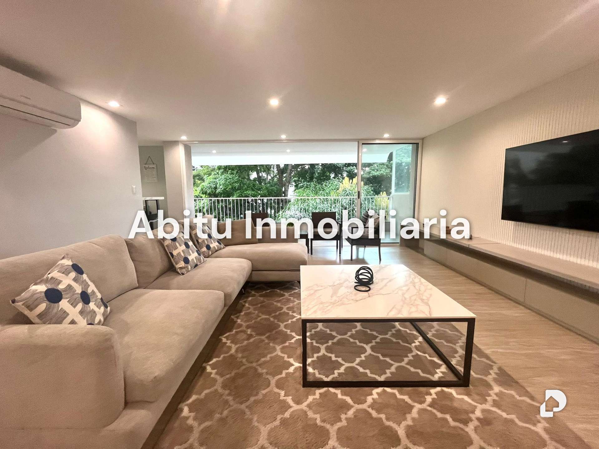 Apartamento en Altamira, Caracas – 1