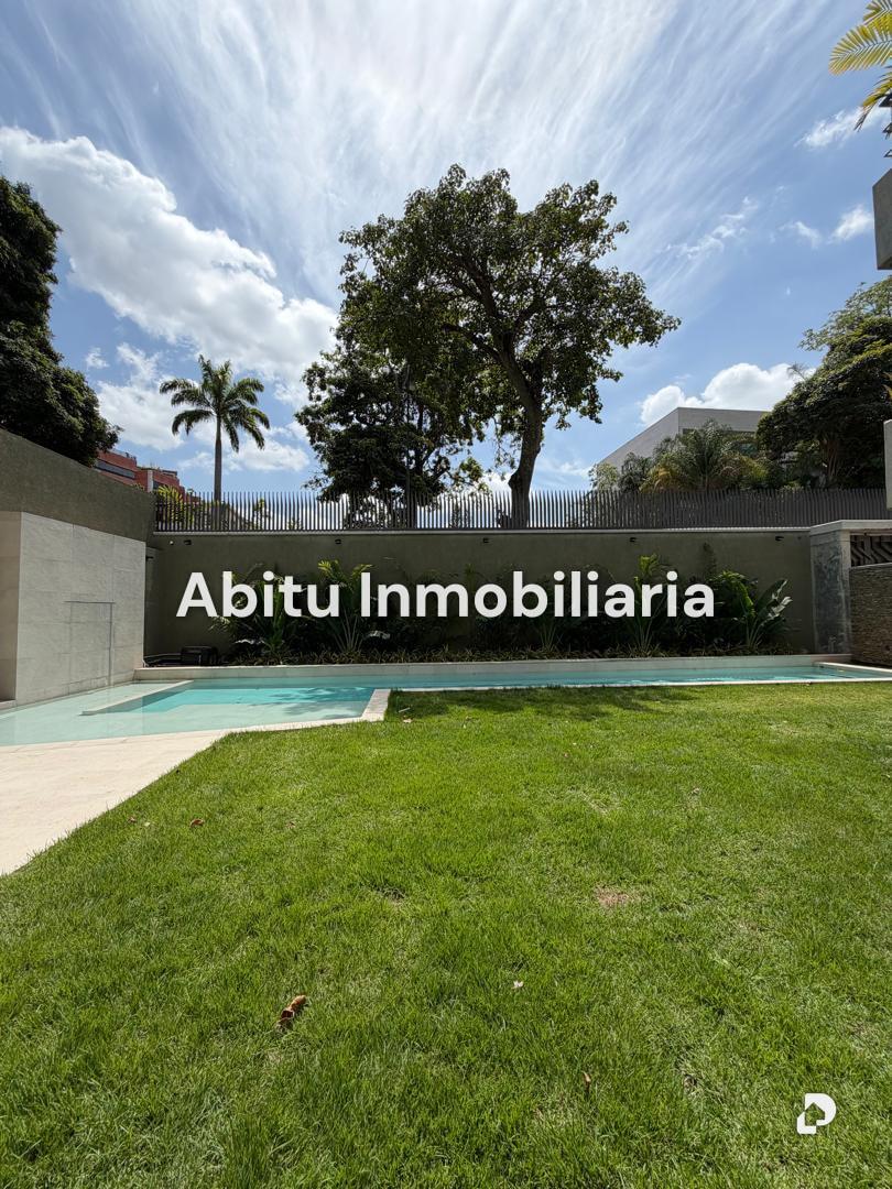 Apartamento en Altamira, Caracas – 2