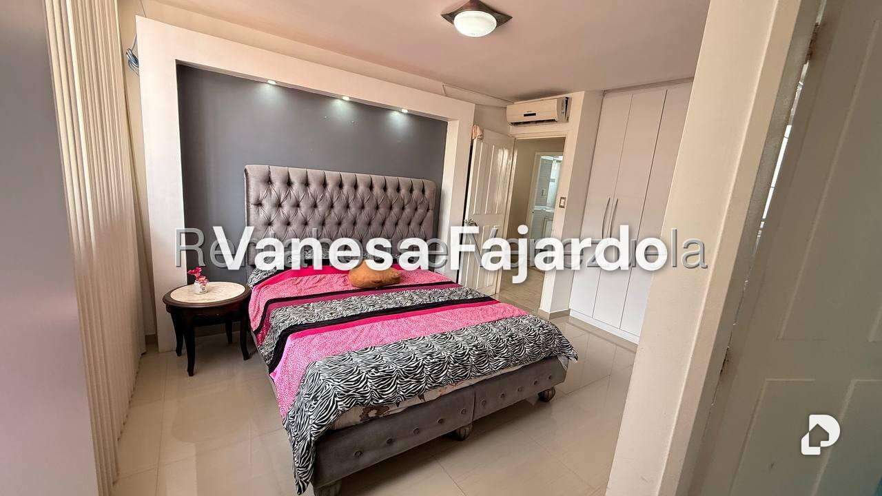 Apartamento en San Bernardino, Caracas – 11