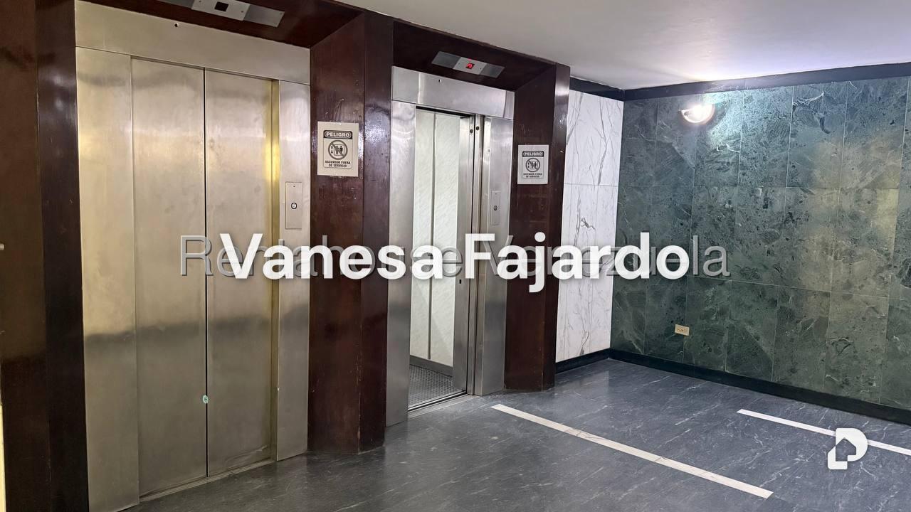Apartamento en San Bernardino, Caracas – 3