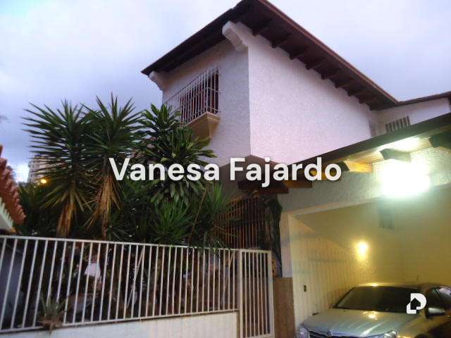 Casa en Colinas de Santa Mónica, Caracas – 2