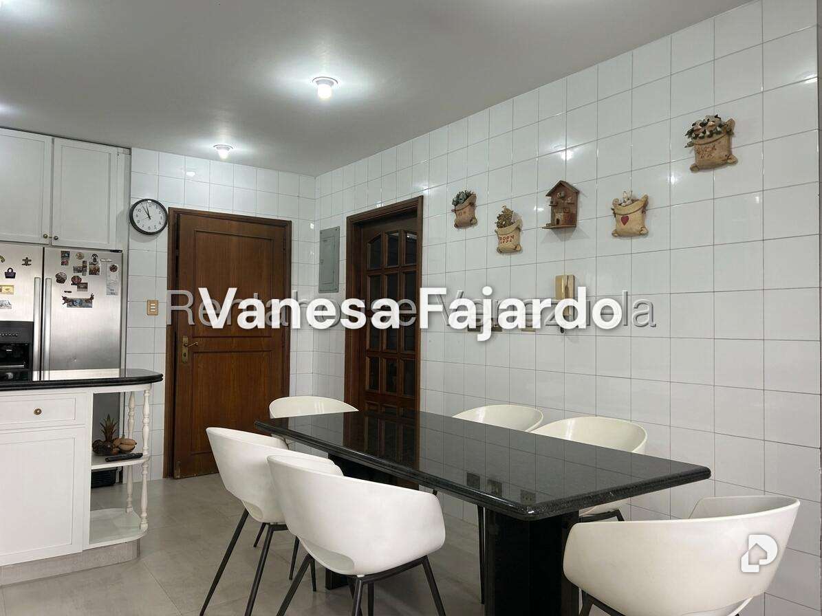 Casa en Colinas de Santa Mónica, Caracas – 9