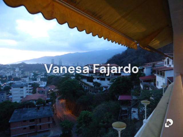 Casa en Colinas de Santa Mónica, Caracas – 13
