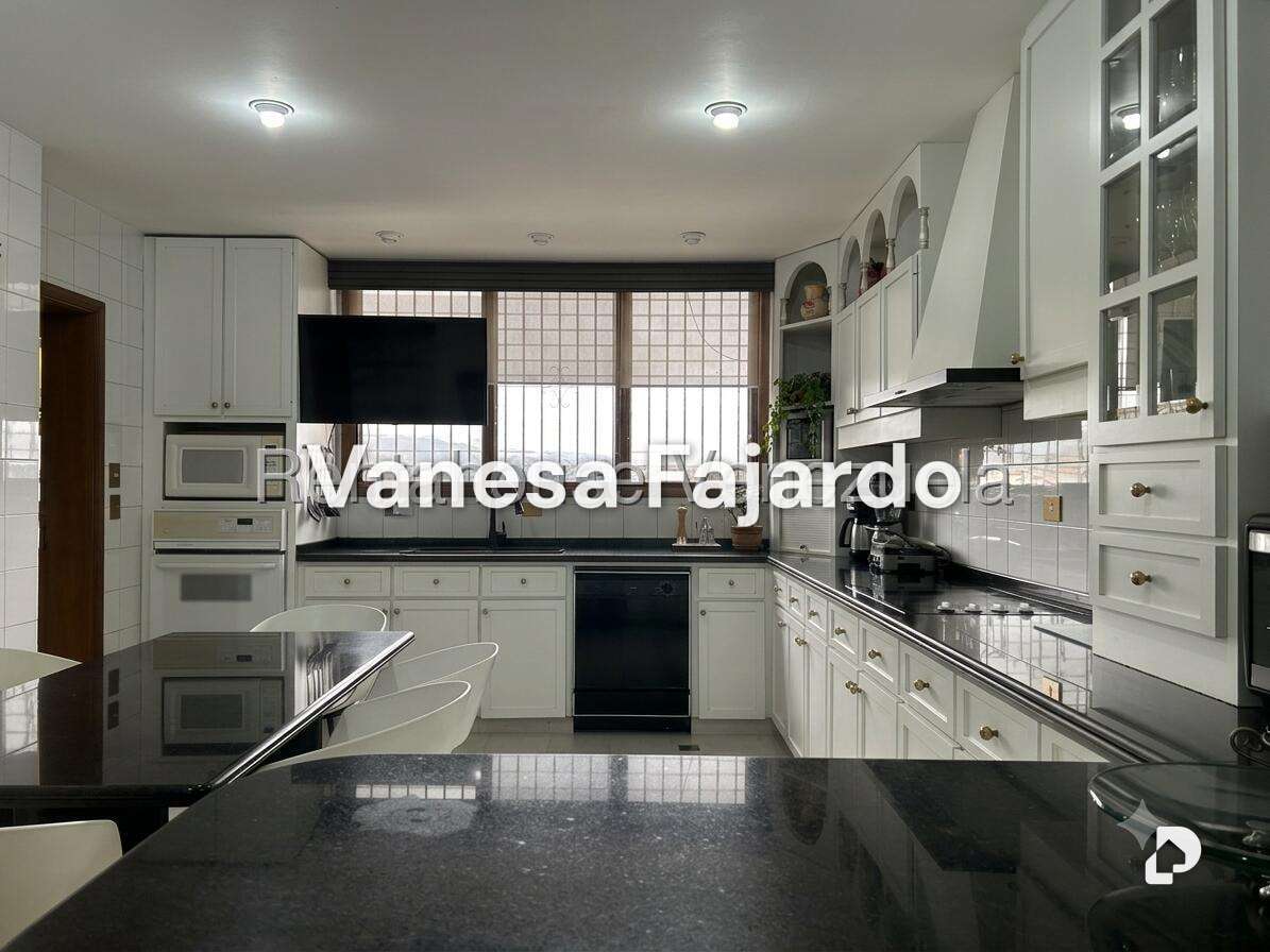 Casa en Colinas de Santa Mónica, Caracas – 6