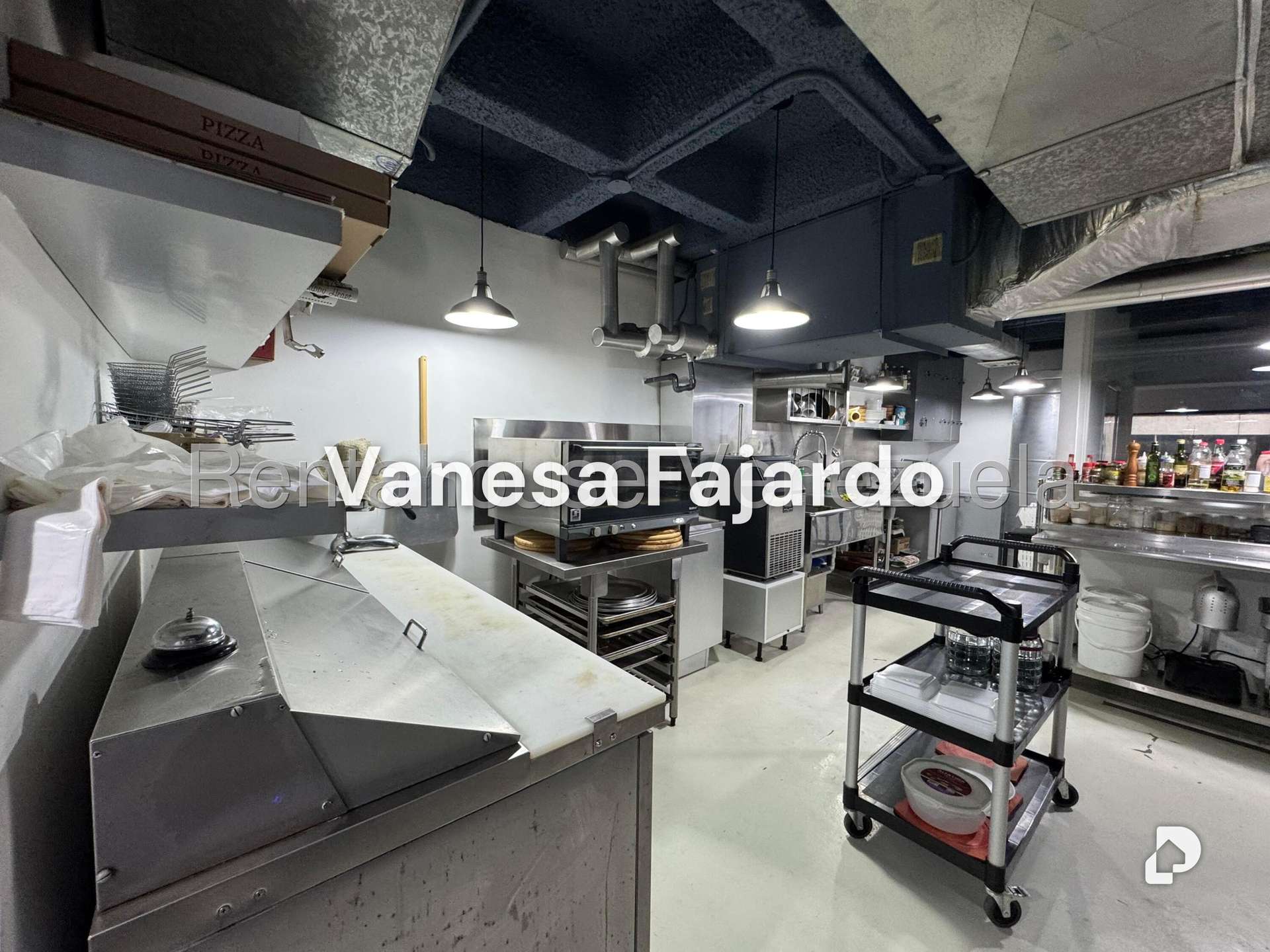 Local comercial en Santa Fe Norte, Caracas – 11