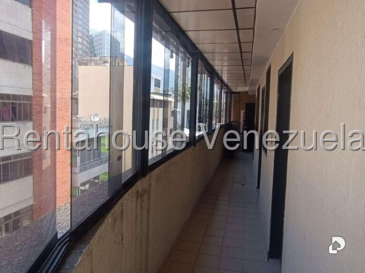 Edificio en Chacao, Caracas – 11