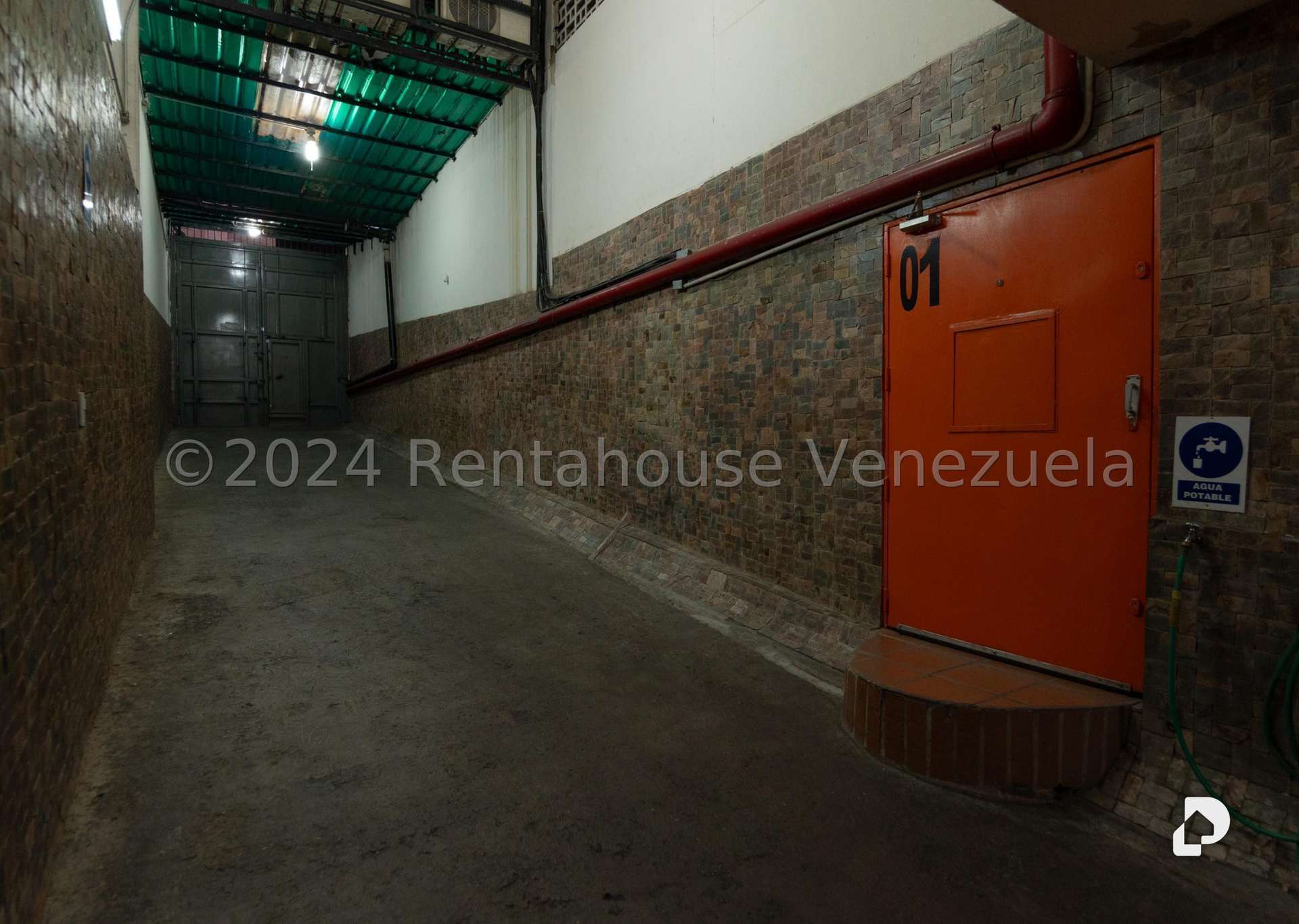 Local comercial en Parroquia La Candelaria, Caracas – 3