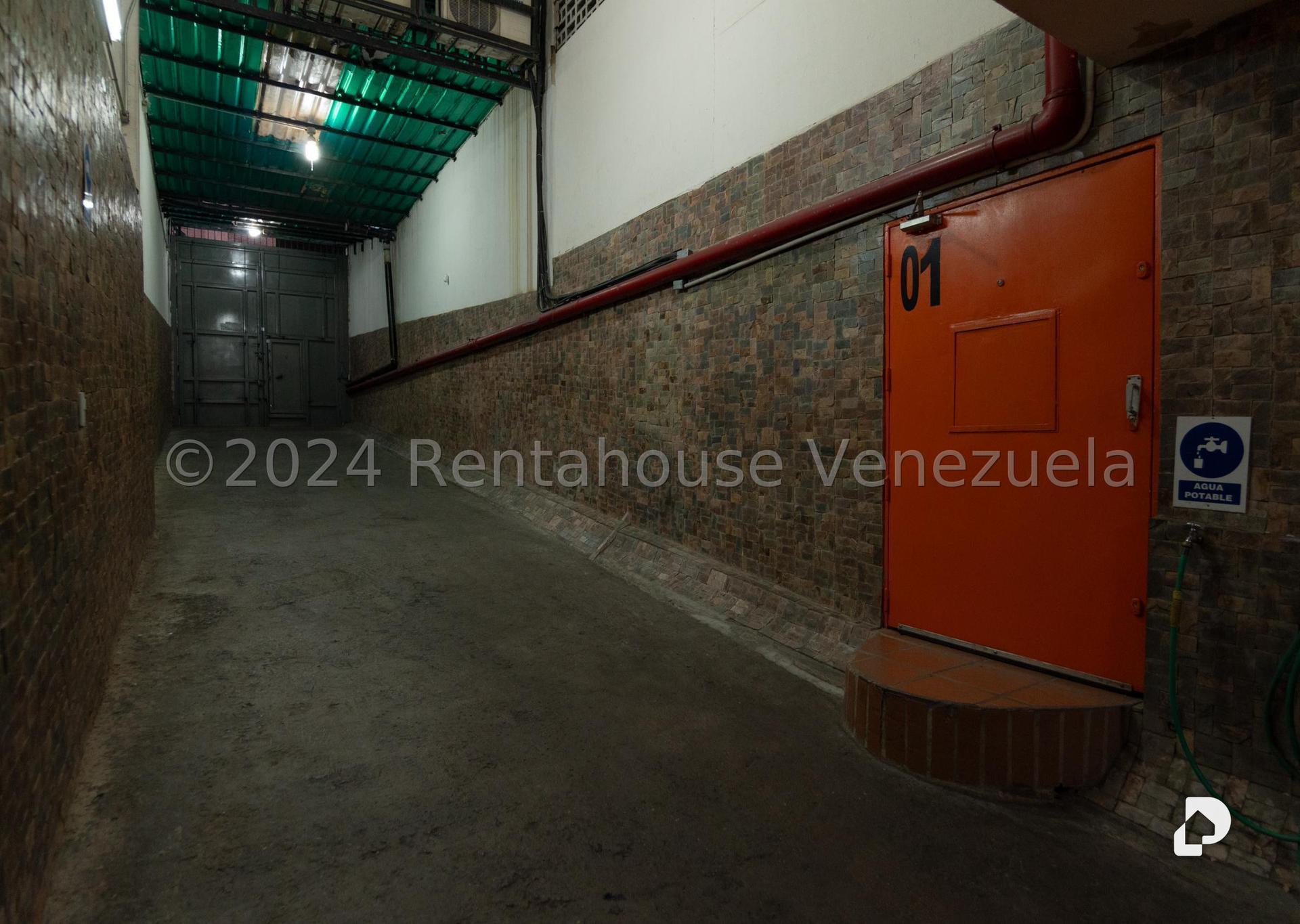Local comercial en Parroquia La Candelaria, Caracas – 3