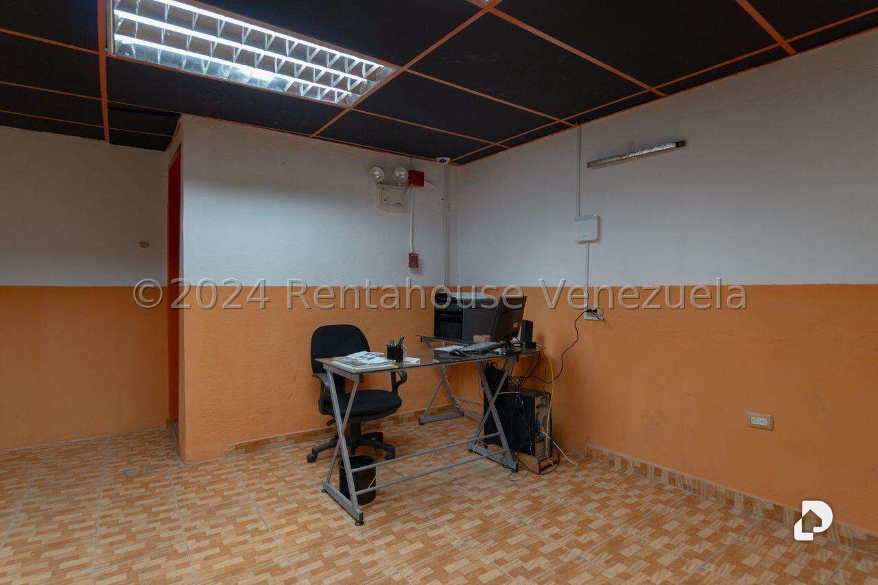 Local comercial en Parroquia La Candelaria, Caracas – 8