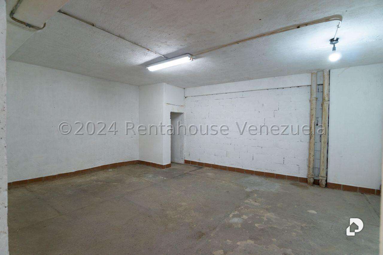 Local comercial en Parroquia La Candelaria, Caracas – 20
