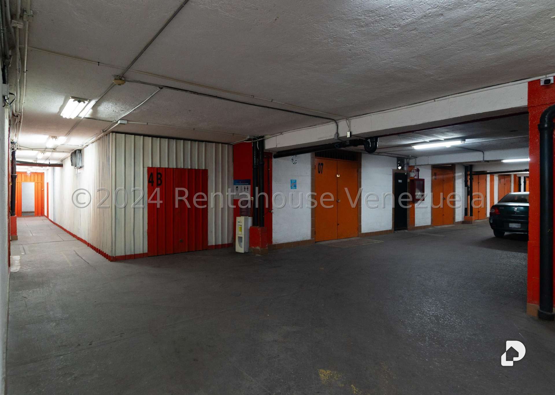 Local comercial en Parroquia La Candelaria, Caracas – 30