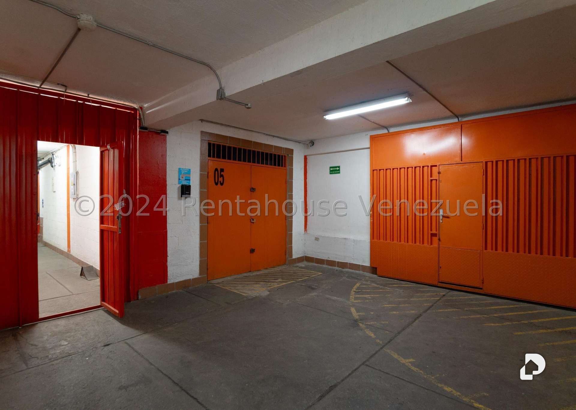 Local comercial en Parroquia La Candelaria, Caracas – 13