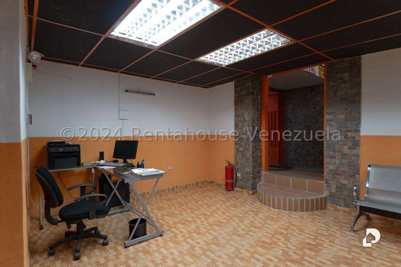 Local comercial en Parroquia La Candelaria, Caracas – 9