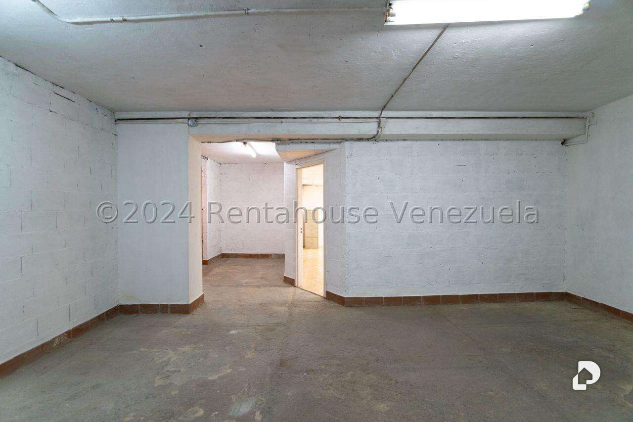 Local comercial en Parroquia La Candelaria, Caracas – 21