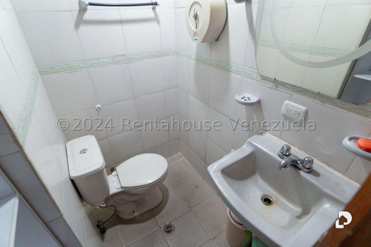 Local comercial en Parroquia La Candelaria, Caracas – 10