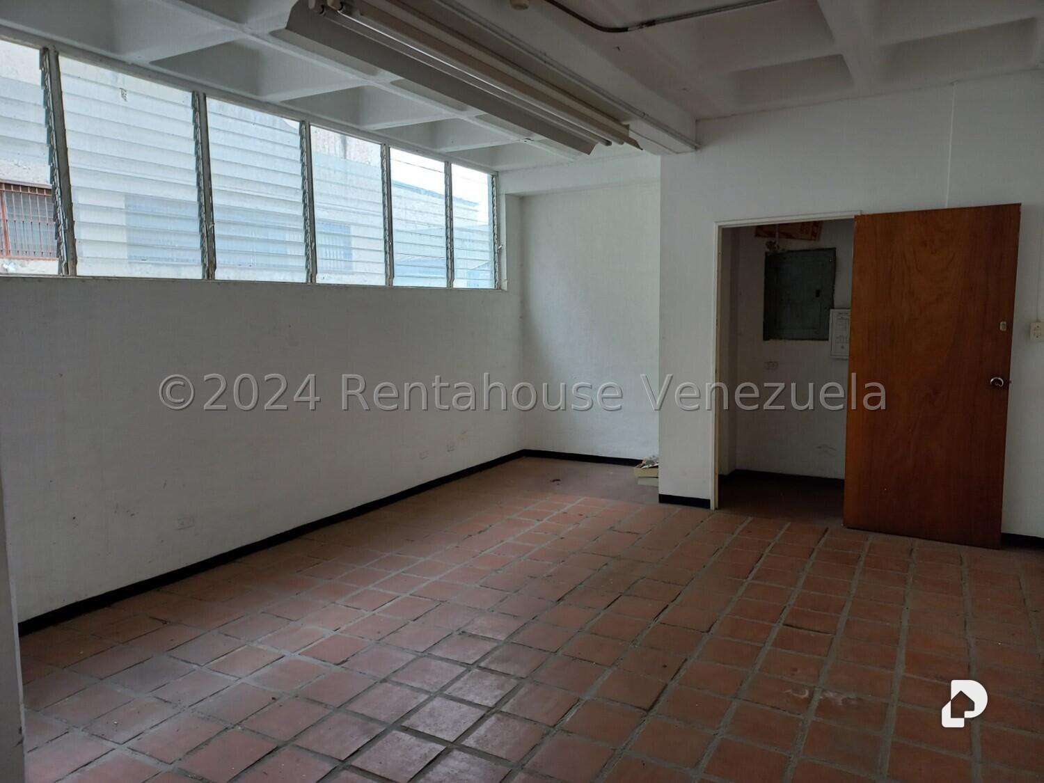 Edificio en El Llanito, Caracas – 19