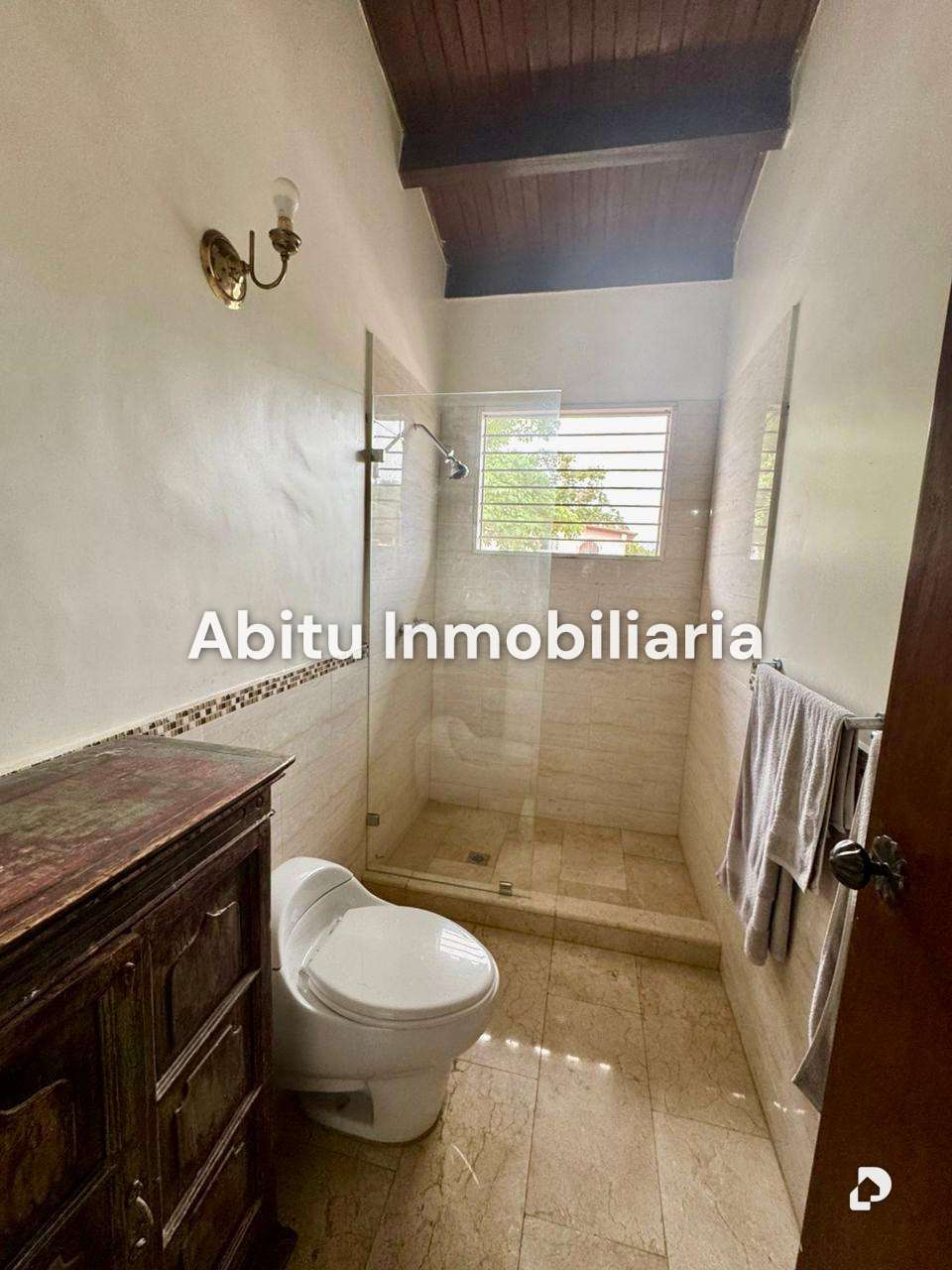 House in Prados del Este, Caracas – 27